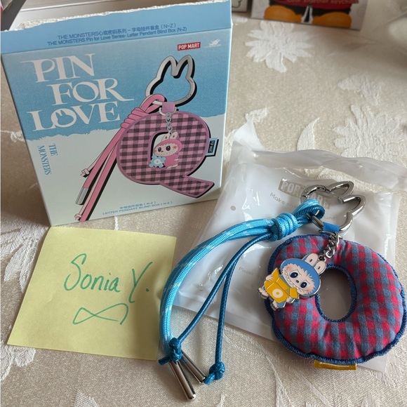 Authentic/New The Monsters Pop Mart Pin for Love Letter O Pendant Bag Charm - Picture 1 of 13